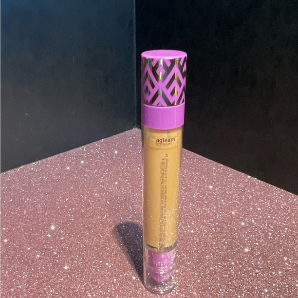 Tarte Shape Tape Glow Wand in Agleam Award Winning Candle-Lit Glow (peachy glow) - Picture 8 of 8